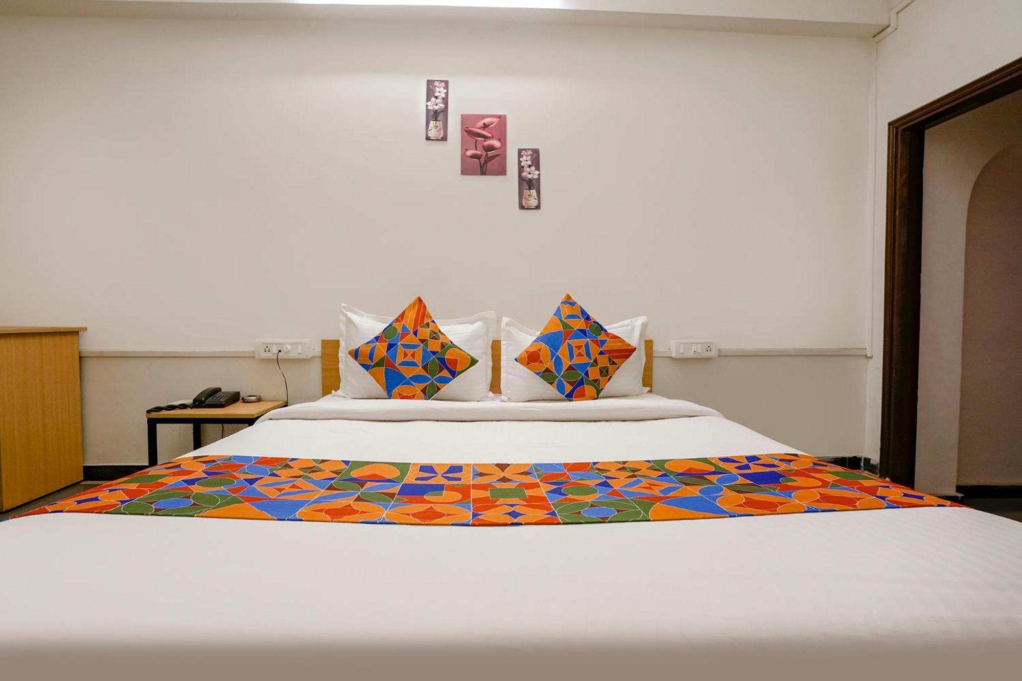 Fabhotel Saubhagya Inn Nashik Bagian luar foto
