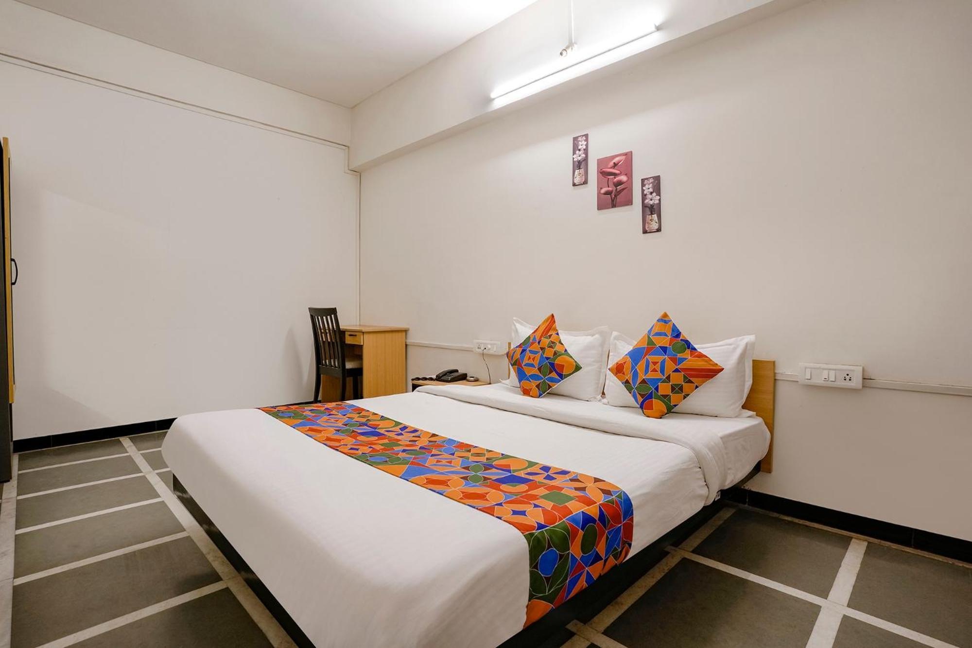 Fabhotel Saubhagya Inn Nashik Bagian luar foto